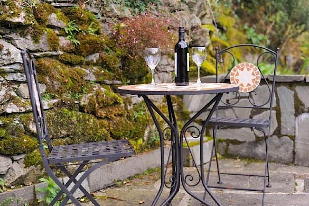 012_riverbank_table.jpg