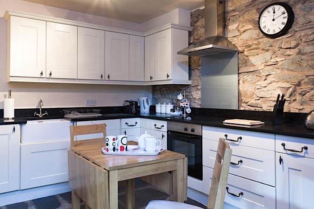 008_riverbank_kitchen.jpg