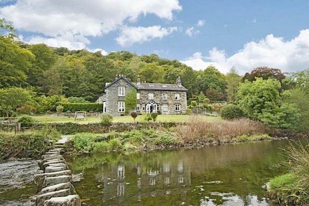 013_riverbank-main_house.jpg