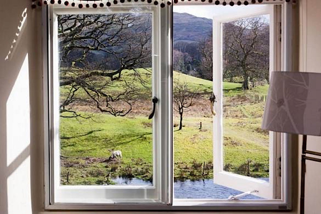007_riverbank_view_through_window.jpg
