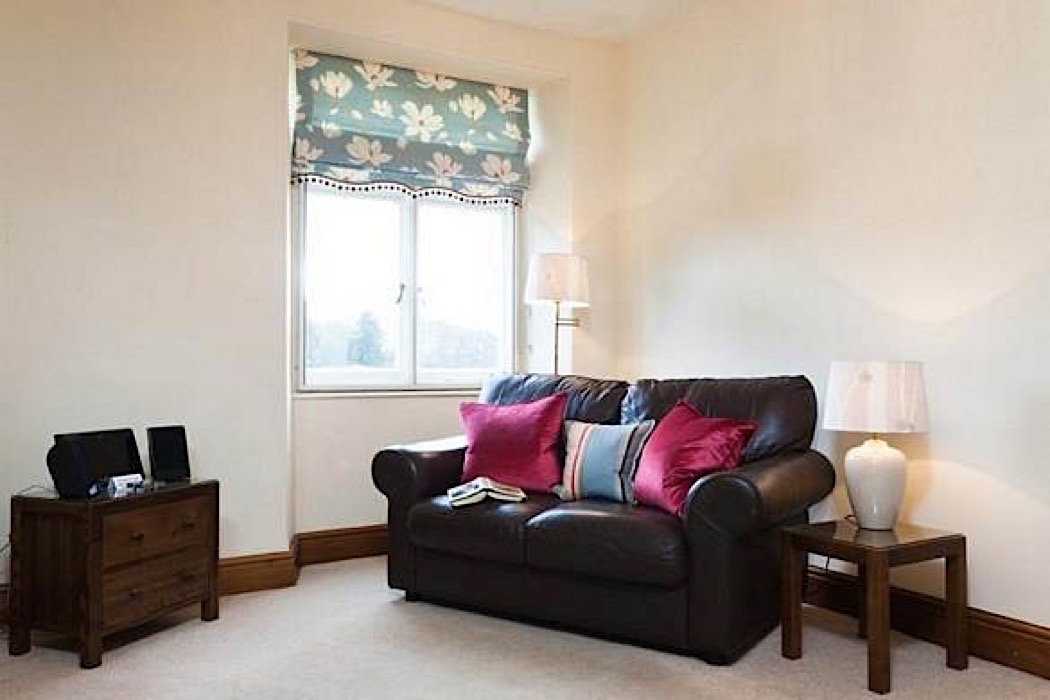 006_riverbank_sofa.jpg