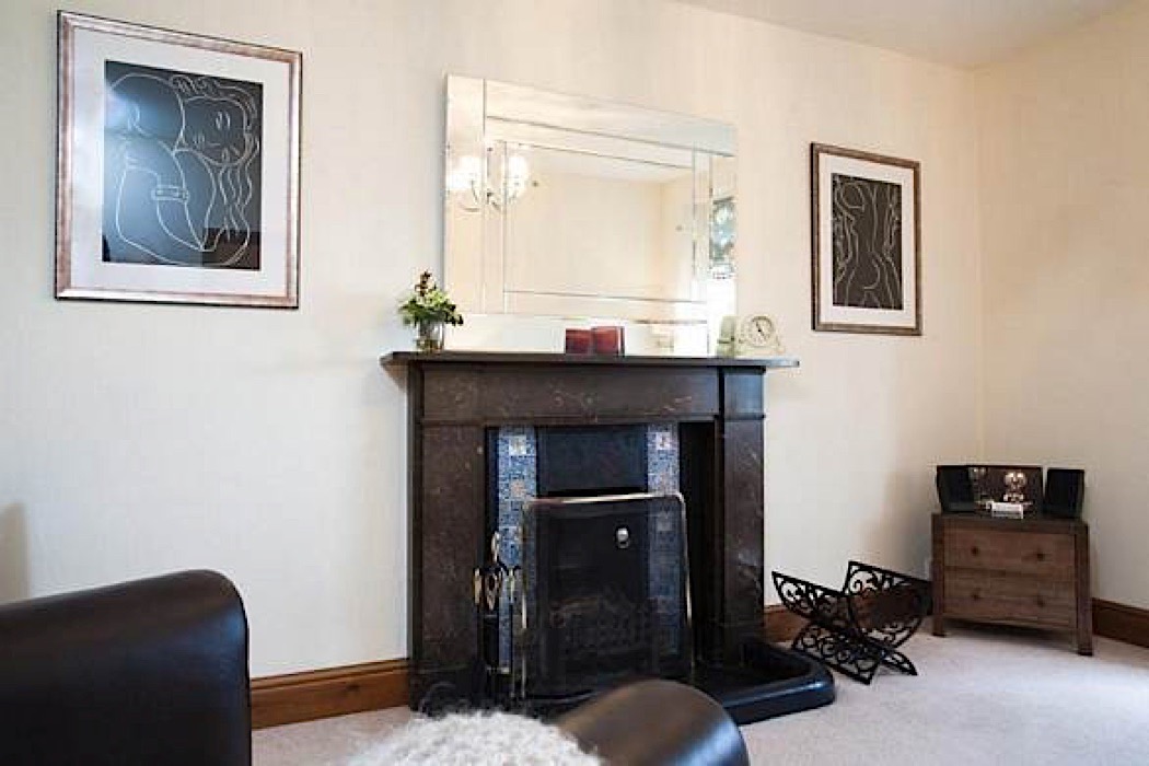 003_riverbank_fireplace.jpg